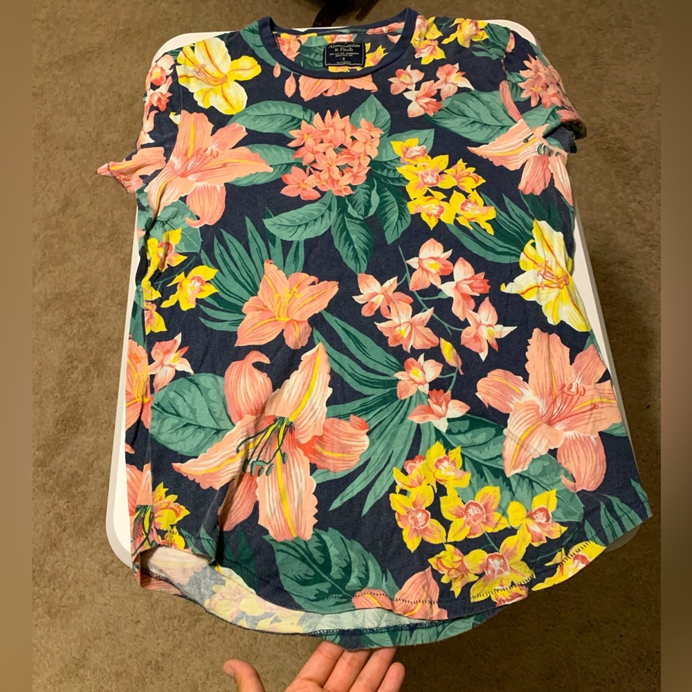 Curved hem floral print tee - Abercrombie and Fitch